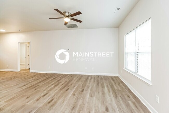 Photo - 3 Bedroom Pet-Friendly Home in GASTONIA, NC with Main Street Renewal