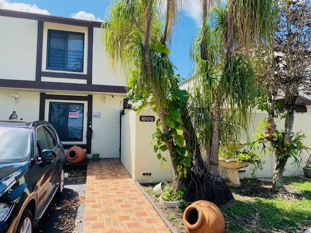 Photo - 10010 NW 6th Ter Townhome