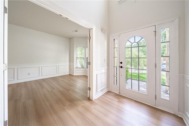 Photo - 715 Moonlight Way