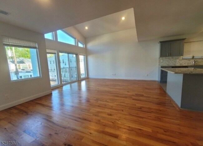Photo - 129 Brookdale Ave