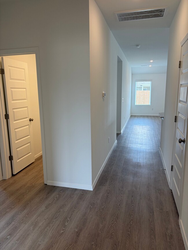 Photo - 2708 Major St
