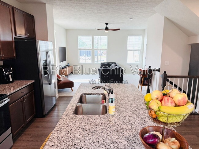 Photo - 14 Wentworth Ln