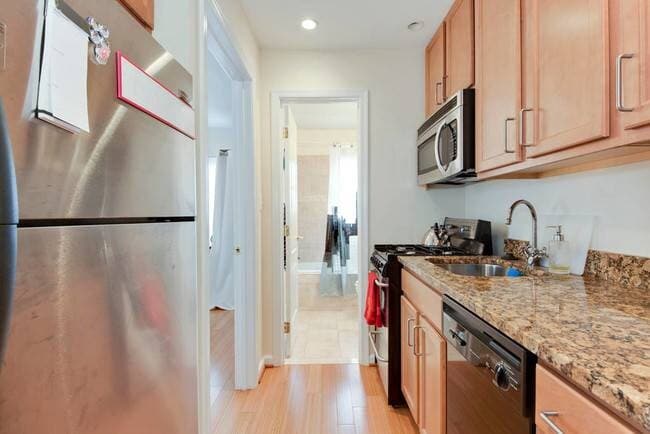 Kitchen with stainless steal appliances - 94 Webster St NE Unit #5