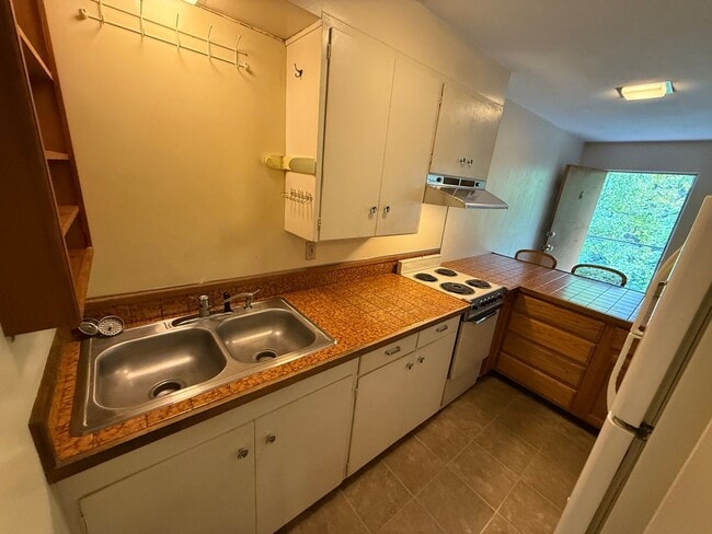 Photo - 433 E Dowling Rd Unit 6