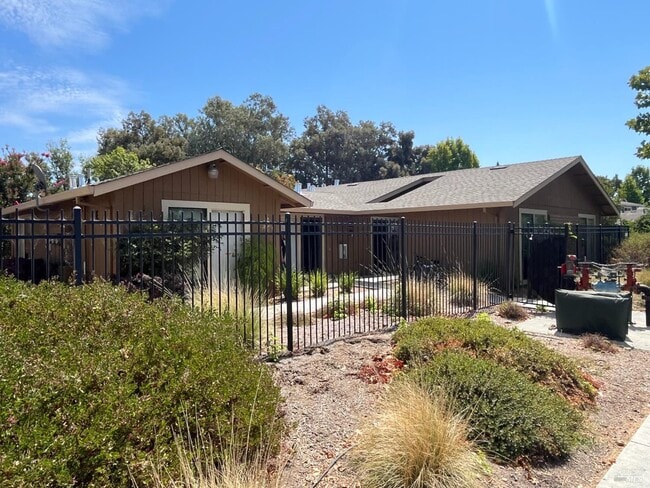 2750 Coffey Ln