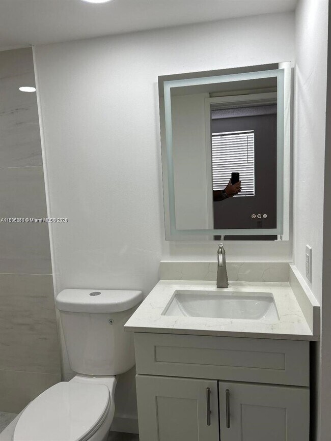 Building Photo - 6045 NW 186th St Unit 303