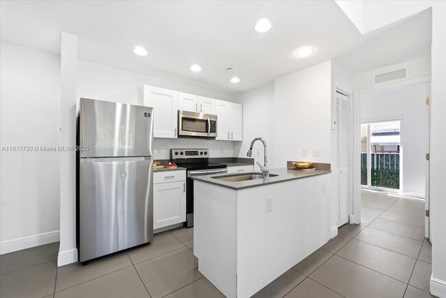 Photo - 541 NW 33rd St Unidad 5