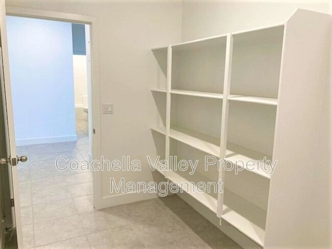 Photo - 11702 E Crescent St