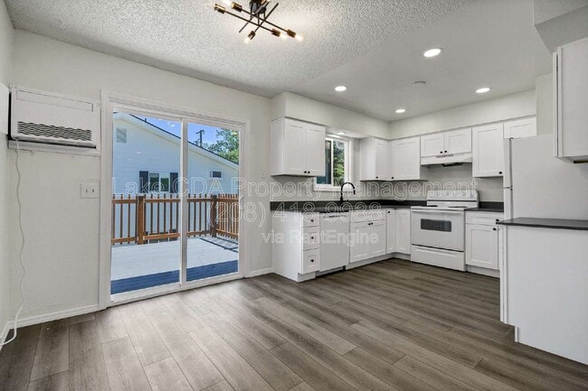Photo - 906 N 2nd St