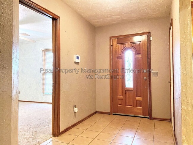 Photo - 204 W 10th St