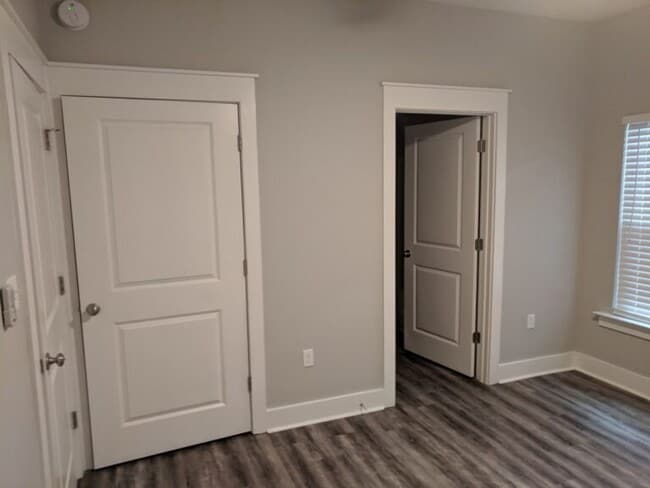 Photo - 1 mile to FSU 4 Bedroom 4 Bath - Upscale House