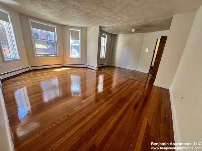 Photo - 322 Tappan St Unit 1b