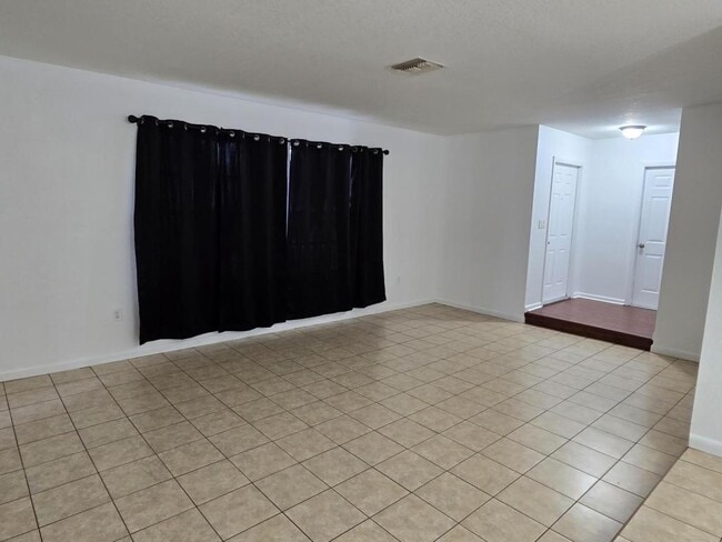 Photo - 1420 Mariner Blvd