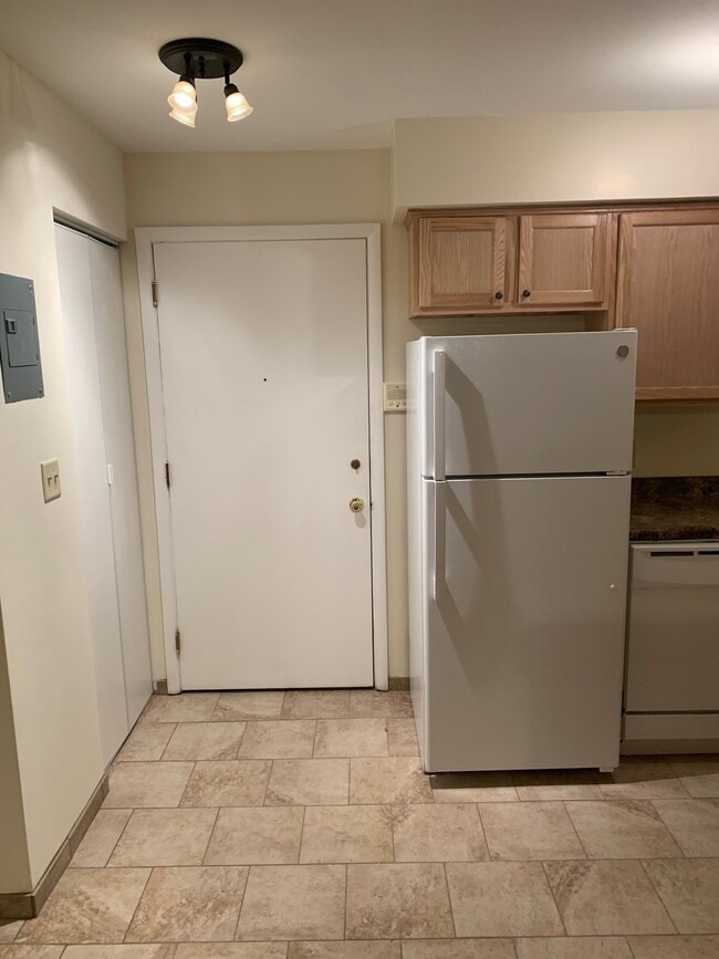 Photo - 689 Snelling Ave S Unit 204