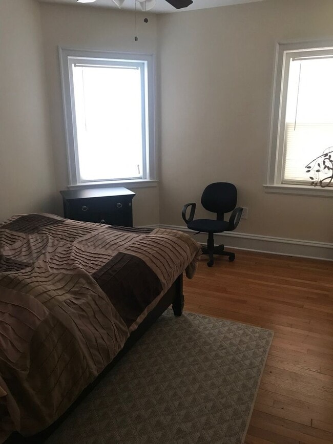 Photo - 2830 Monument Ave Unidad #2