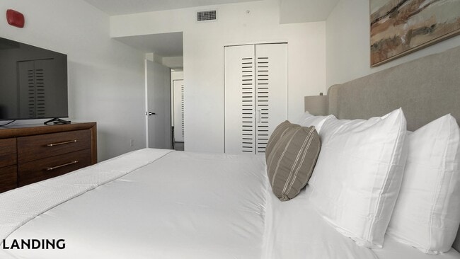 Photo - 1025 E 25th St Unidad 603