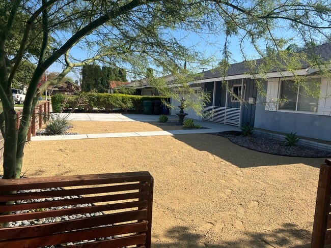 Photo - 6666 Evelyn Pl