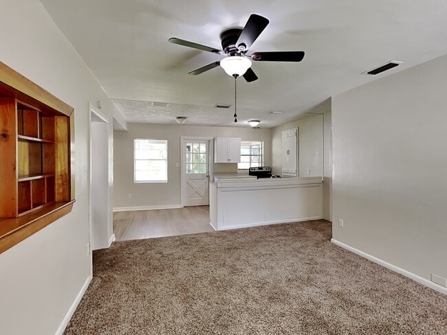 Photo - 408 Eastway Dr