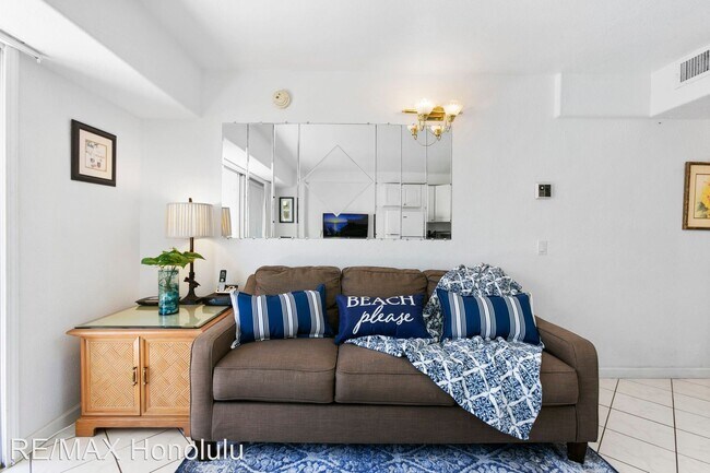 Photo - 1 br, 1 bath House - 2440 Kuhio Ave Apr 803