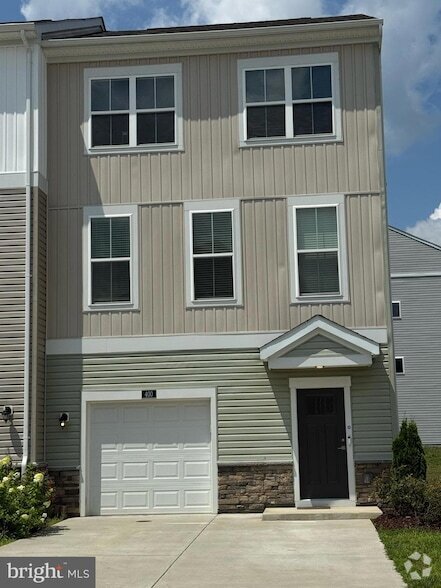 Building Photo - 400 Honeyberry Ln Rental