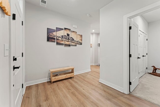 Photo - 5095 Ives Ave