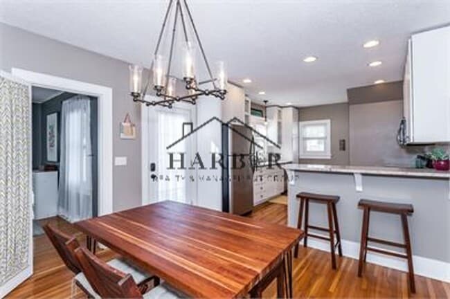 Photo - 1124 2nd St NW