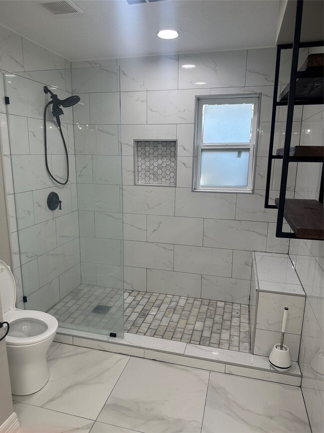 Building Photo - 29031 Elmwood Dr