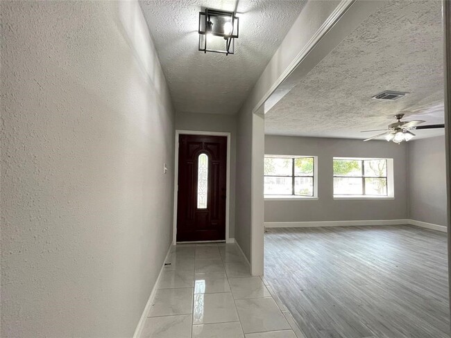 Photo - 7611 Cabot St