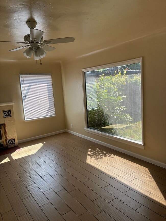 Photo - 3 Bedroom 1 Bath Home Central Lemoore