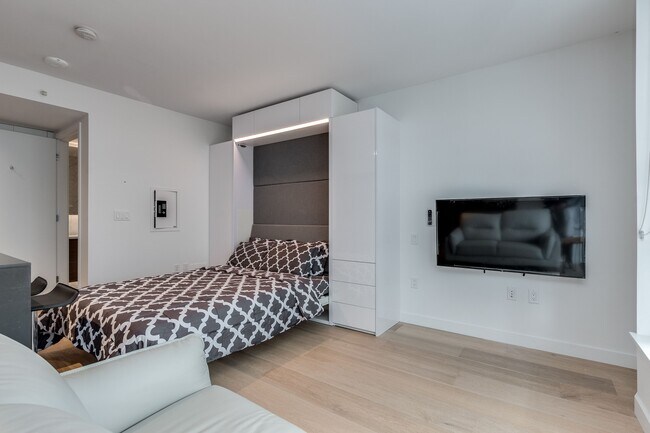 Photo - 1289 Hornby St