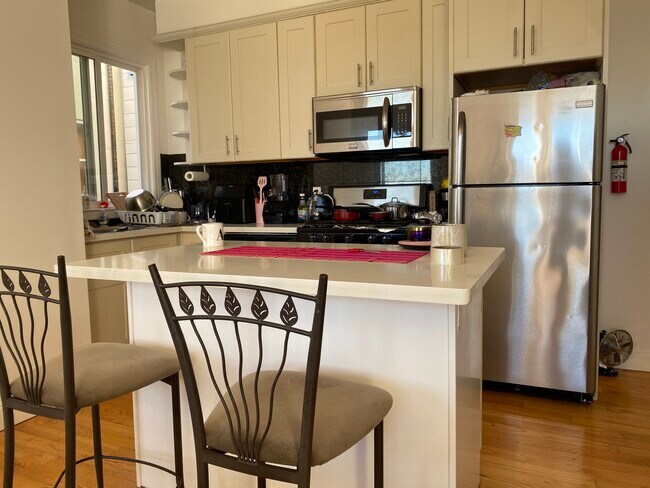 Photo - 7 Leroy Plz Unit 7