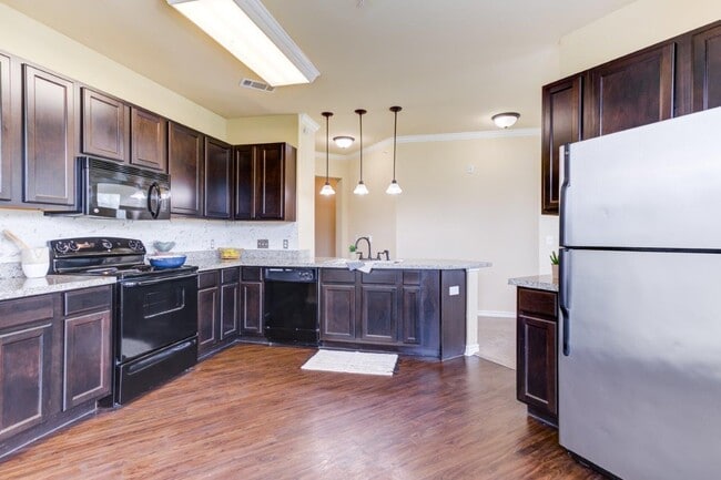 Chateau Mirage Apartment Homes