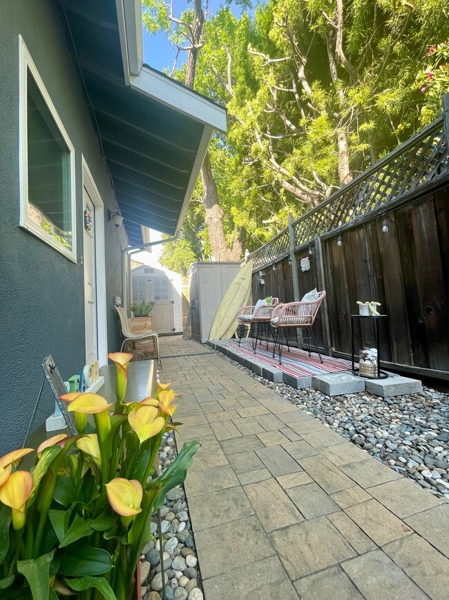 Photo - 1363 Los Arboles Ave