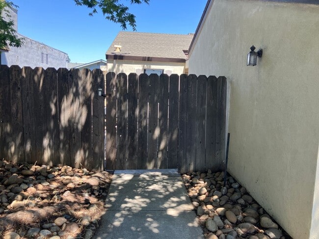 Photo - 2025 Wylie Dr Unit 2025
