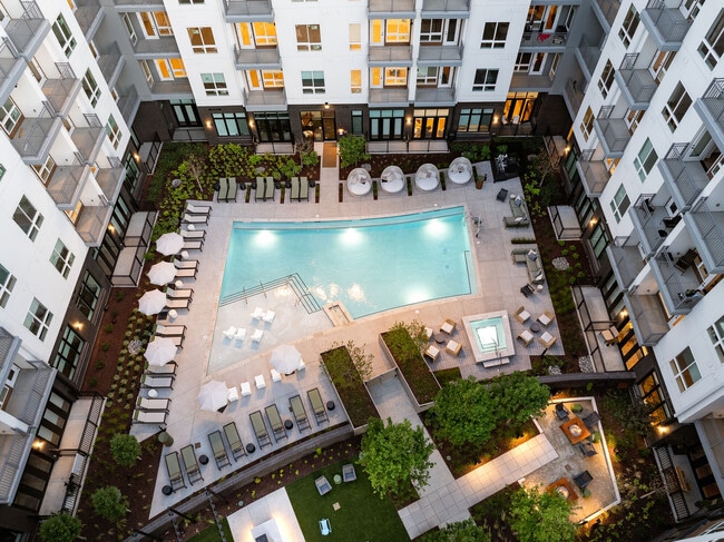Chamberlain House apartments — community photo