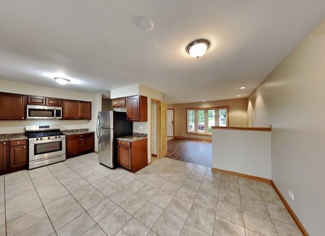 Building Photo - 47 White Oak Rd