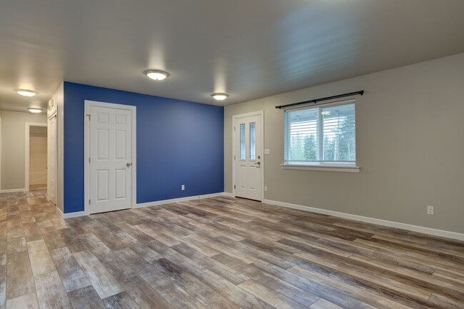 Photo - Cute 3 bedroom and two bathroom home near NAS Whidbey