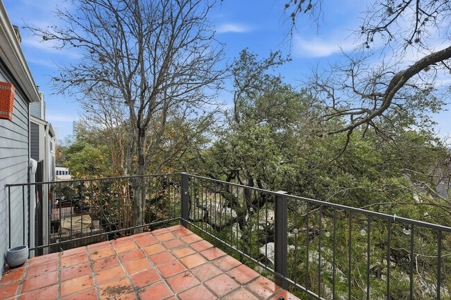 Photo - 606 W Lynn St Unit 10