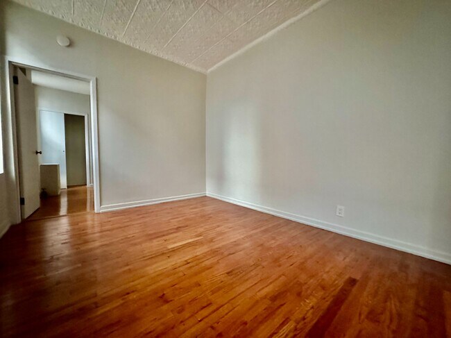 Building Photo - 2476 Arthur Ave Rental