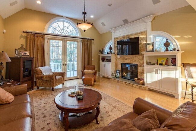 221 South Rd