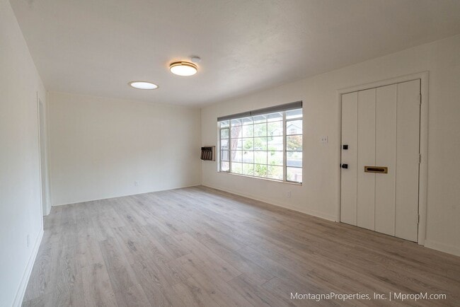 16375 W La Chiquita Ave