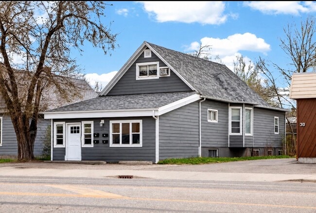 Building Photo - 24 Broadwater Ave Unit 2
