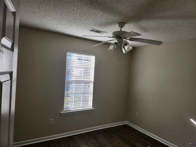 Photo - 105 Monticello Dr