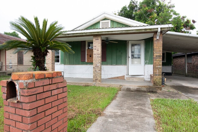 Photo - 405 Johnston St