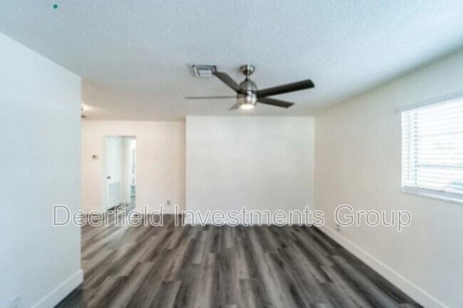 Building Photo - 4130 SW 24th Ct Rental