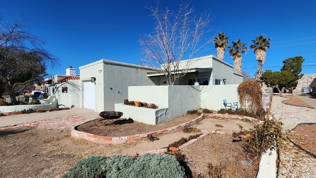 Building Photo - 431 W Redd Rd
