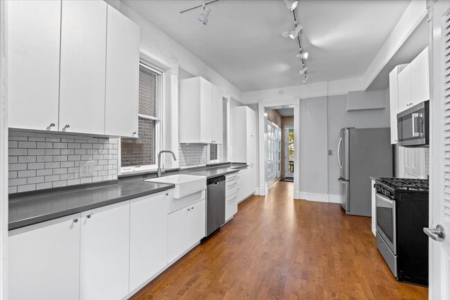 Photo - 1102 N Wolcott Ave Unit 2