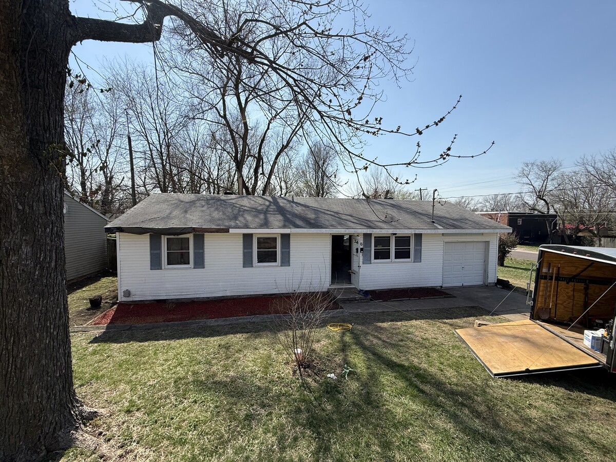 Photo - 2440 W Madison St