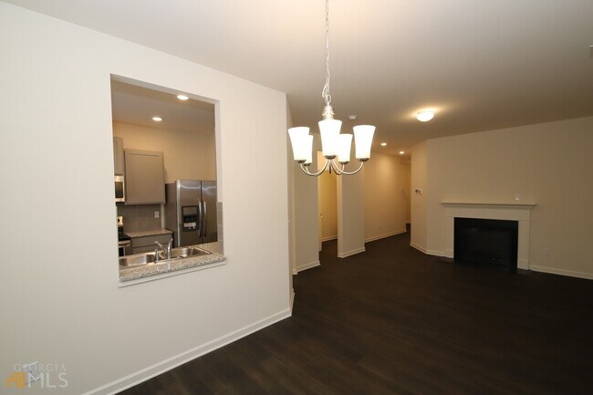 Photo - 85 Chastain Cir