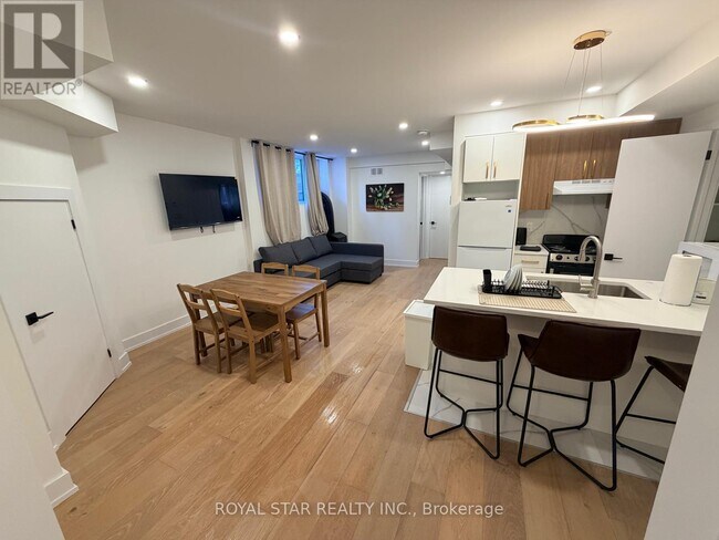 Photo - 253 Duncairn Ave